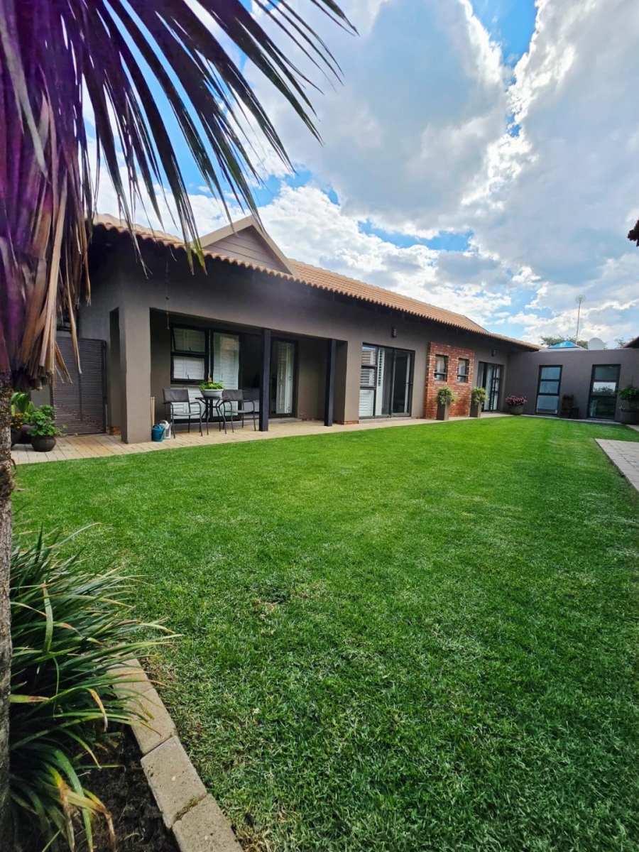 3 Bedroom Property for Sale in Wilkoppies North West